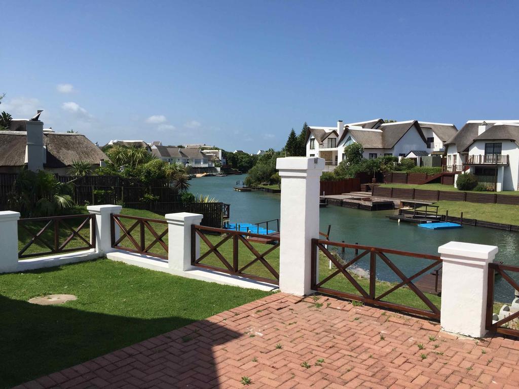 Thatch House On The Canals Villa St Francis Bay Bagian luar foto